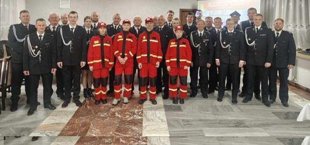 W  budynku remizy druhny, druhowie, członkowie wspierający, honorowi i MDP z jednostki Ochotniczej Straży Pożarnej w Tymbarku uczestniczyli w zebraniu sprawozdawczo - wyborczym na którym omówiono realizację zadań w roku 2025,